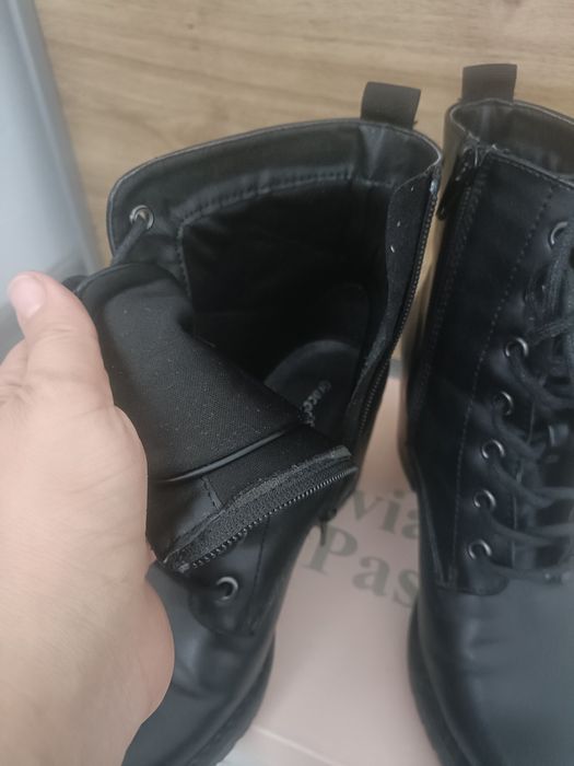 Ghete negre de piele  37