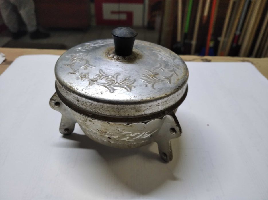 книги открытки \Противогаз\ Колесо прялки\Счеты вычислительные ручные