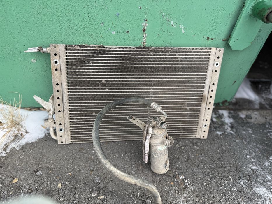 Продам компрессор и радиатор кондиционера Cummins