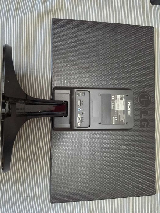 monitor LG 22mp65hq-p 21.5inch fullHD IPS VGA si HDMI