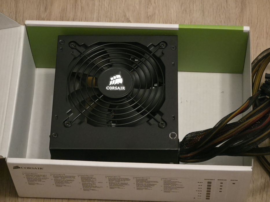 Sursa Corsair CX600, 80 PLUS Bronze, 600W, ventilator de 120 mm