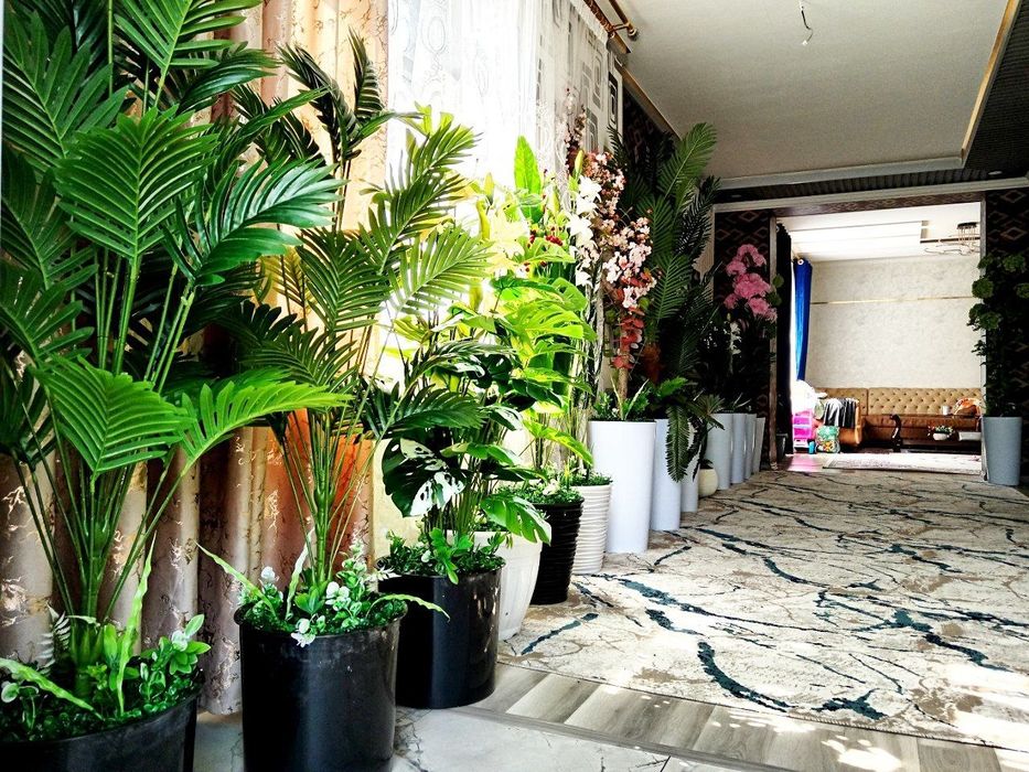 Искусственные цветы. Палма.. искусственные деревья.