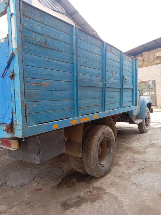 Zil moshina si SOTILADI Xorazm xonqa da yurib turibdi xolati yaxshi