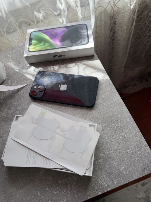 Продам айфон 14 память 128