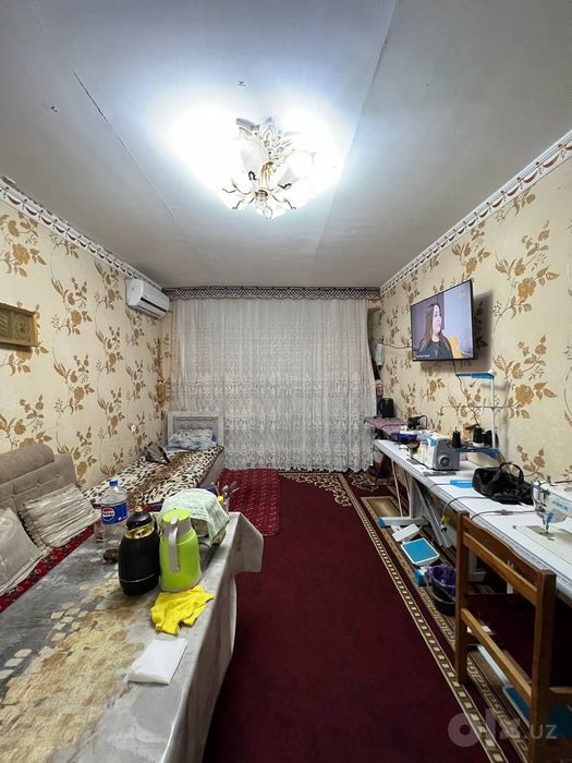 Shaxar makrazida 2 xonali uy sotiladi