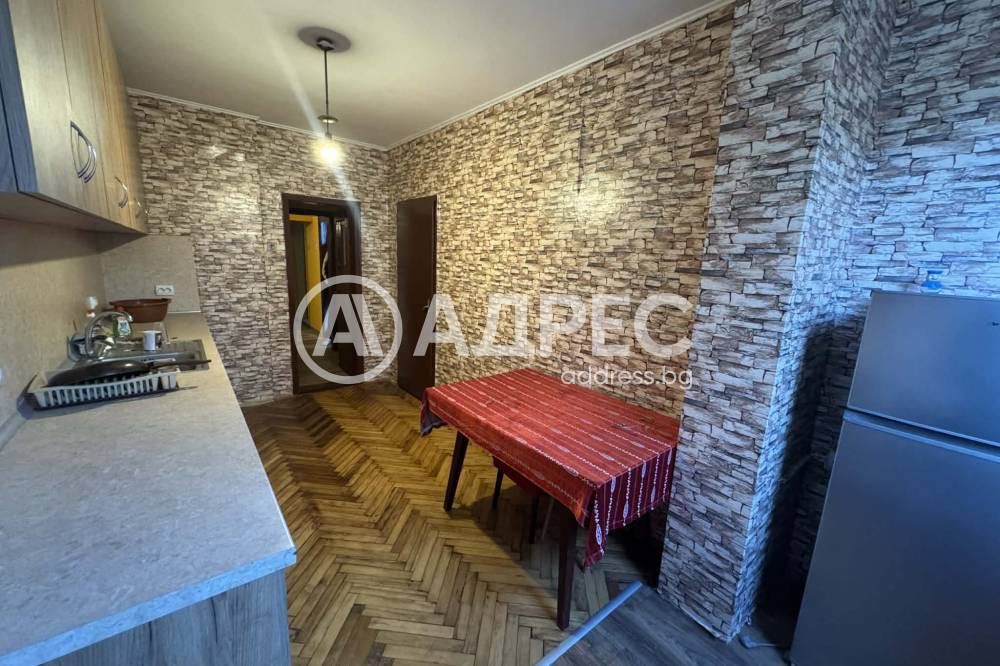 Тристаен апартамент, 90.92кв., гр.Попово