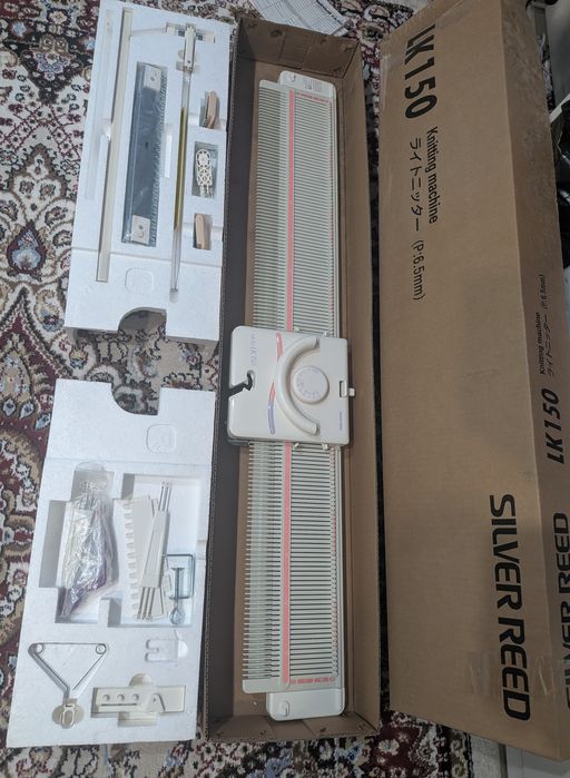 новая вязальная машина Silver Reed LK150