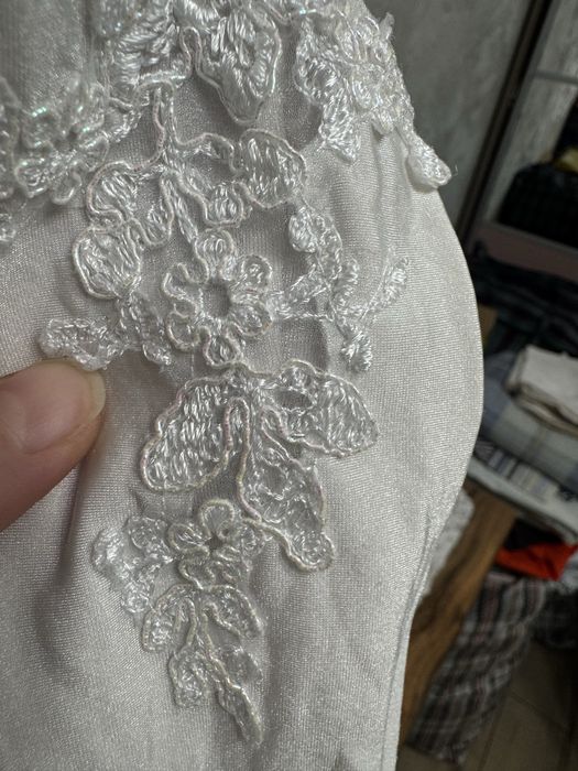 Перчатки свадебные белые