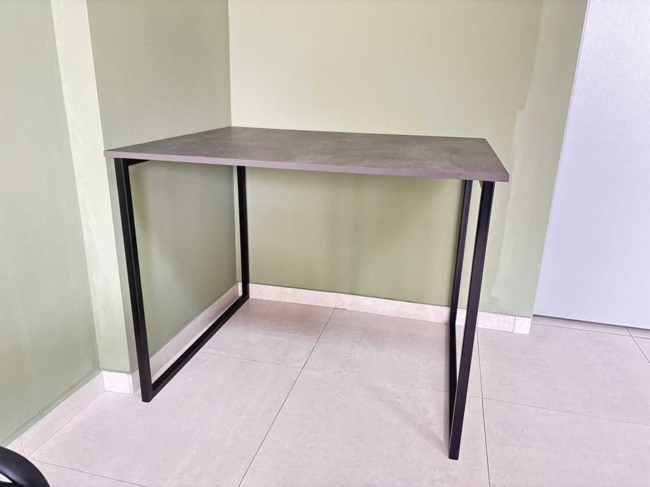 Стол в стиле лофт