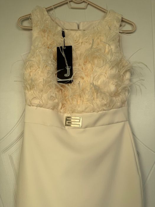 Чисто нова рокля