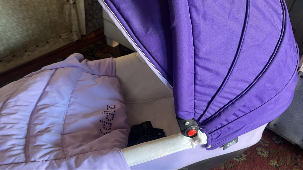 Продам Коляску 3 в 1  Zippy