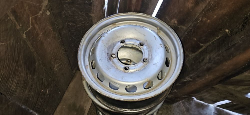 Vând cauciucuri simex 205 70 15