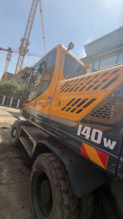 Ekskavator. Hyundai 140