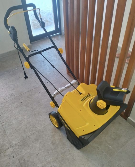 Продам Снегоуборщик