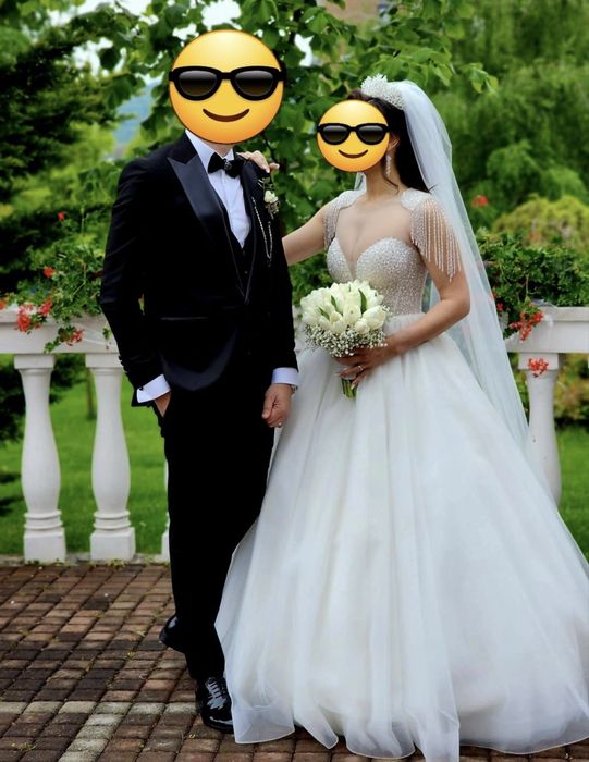 Vand rochie de mireasa cu, CRISTALE