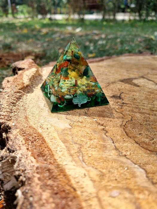 Piramida orgonica pentru belsug