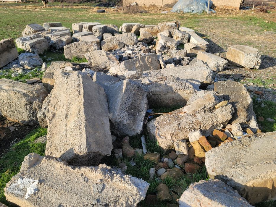 Продаю бетонные блоки булыга