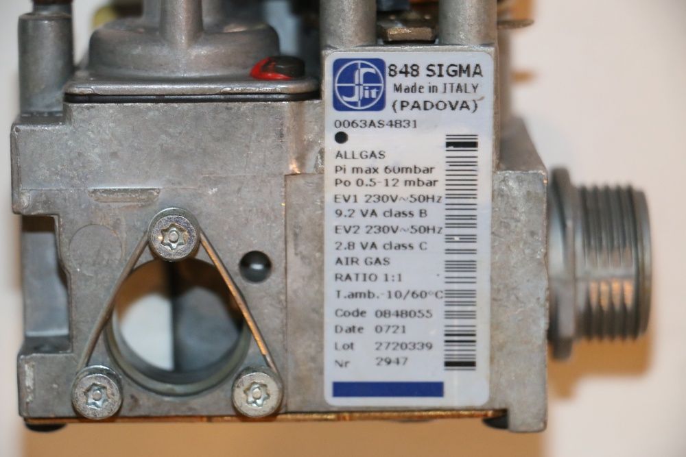 Vana de gaz Sigma 848 centrala in condensarea Ariston Clas sau Genus