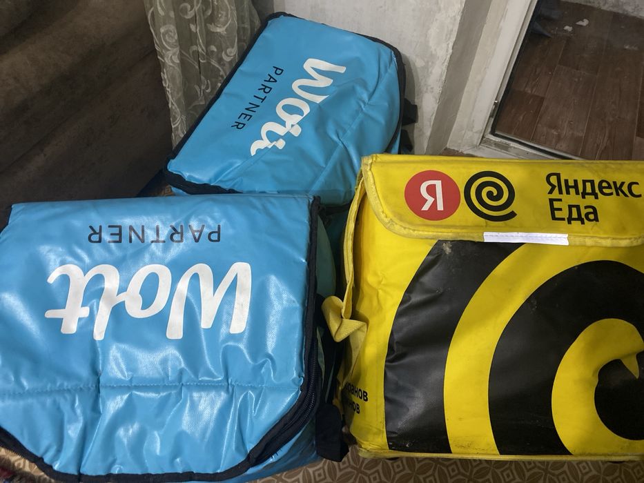 3 термосуки (2 wolt и 1 яндекс еда)