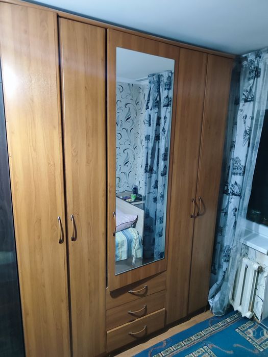 Продам срочно Шкаф