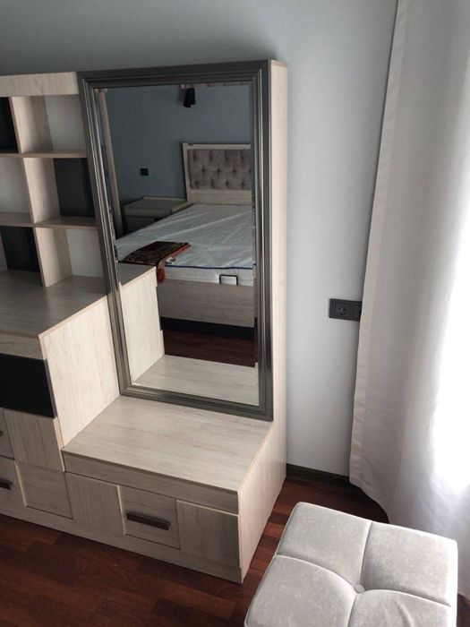 Продам спальный гарнитур AVAN — кровать, шкаф-купе, трюмо-комод