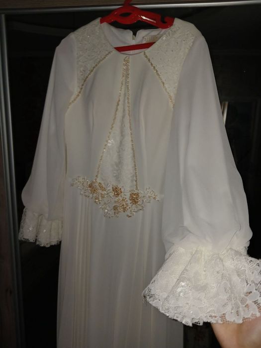 Вечернее платье белое