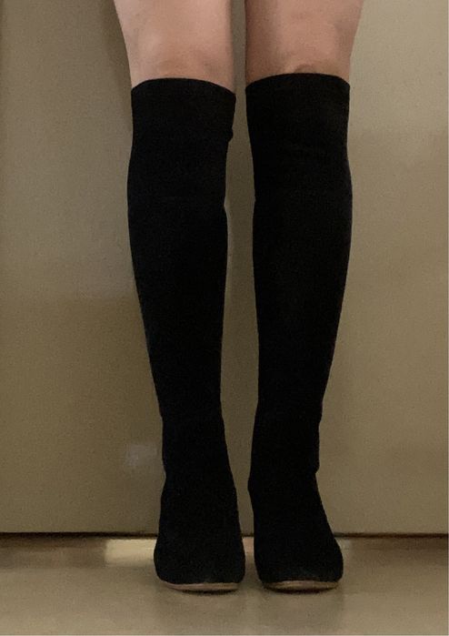 Замшевые ботфорты со съемными ремешками