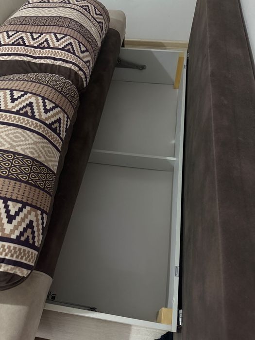 Диван и шкаф для прихожки