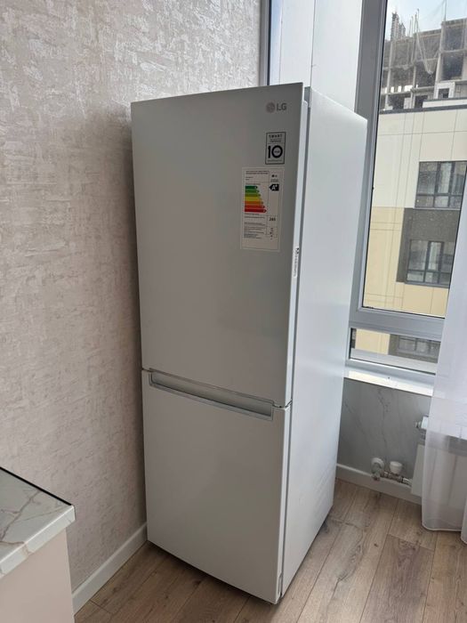 Новый холодильник LG