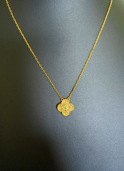 Дамско колие в бяло злато на Van Cleef & Arpels VCA Vintage Alhambra