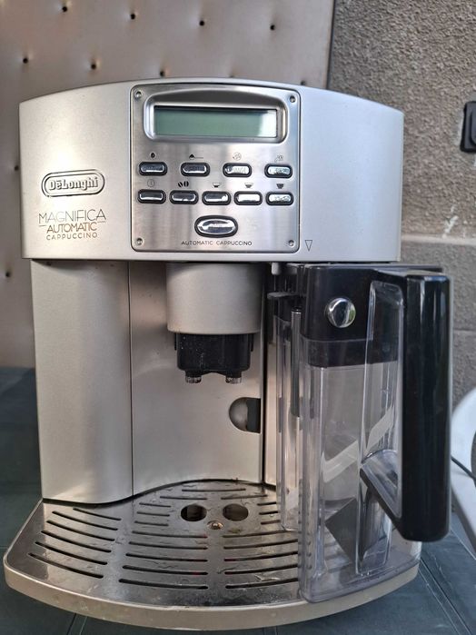 Кафемашина -автомат Delonghi
