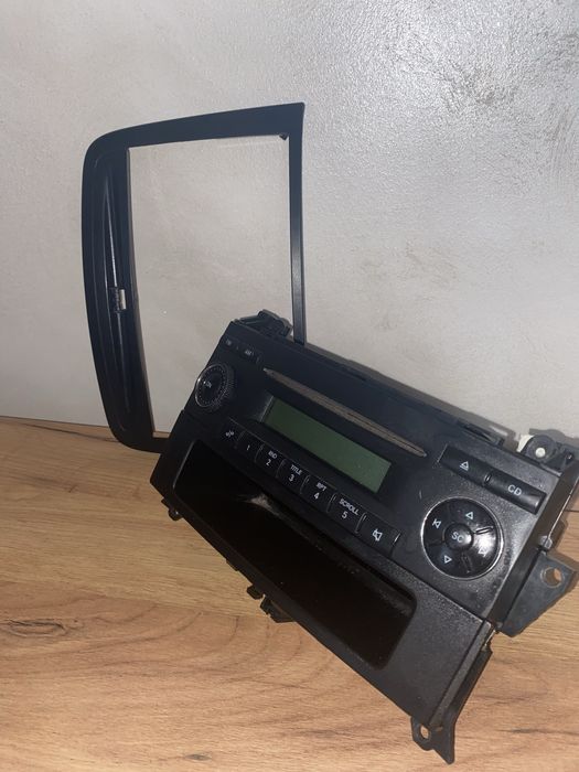 radio original de Mercedes-Benz pentru Mercedes-Benz Vito,