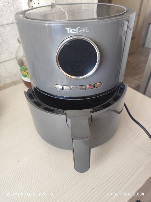 Продается Аэрогриль Tefal  4,2 литра.
