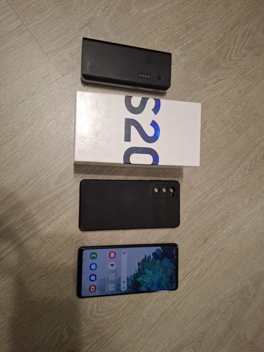 Samsung S20 FE 128GB, accesorii,bat ext, 700 lei,doar in Cluj