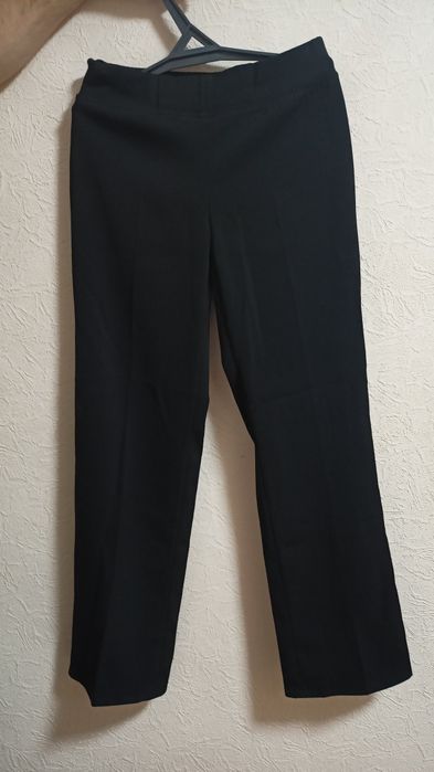 Новые, чёрные брюки, утеплённые.