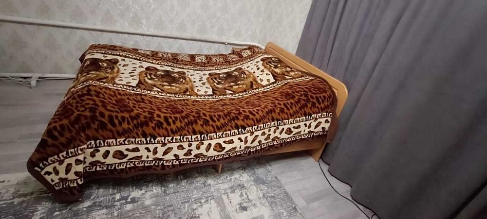 Продам спальный гарнитур