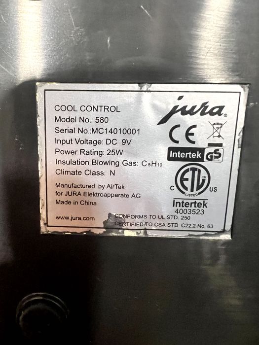 Jura cool Control 1l. Охладител за мляко. Безупречно работещ.