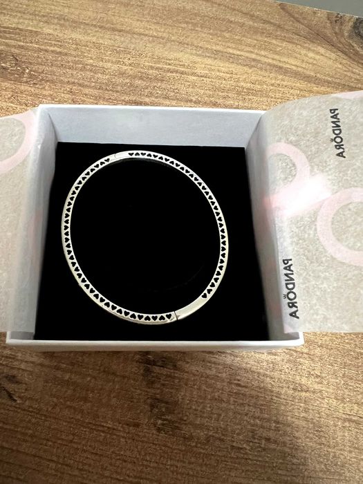 Продавам нова златна твърда гривна