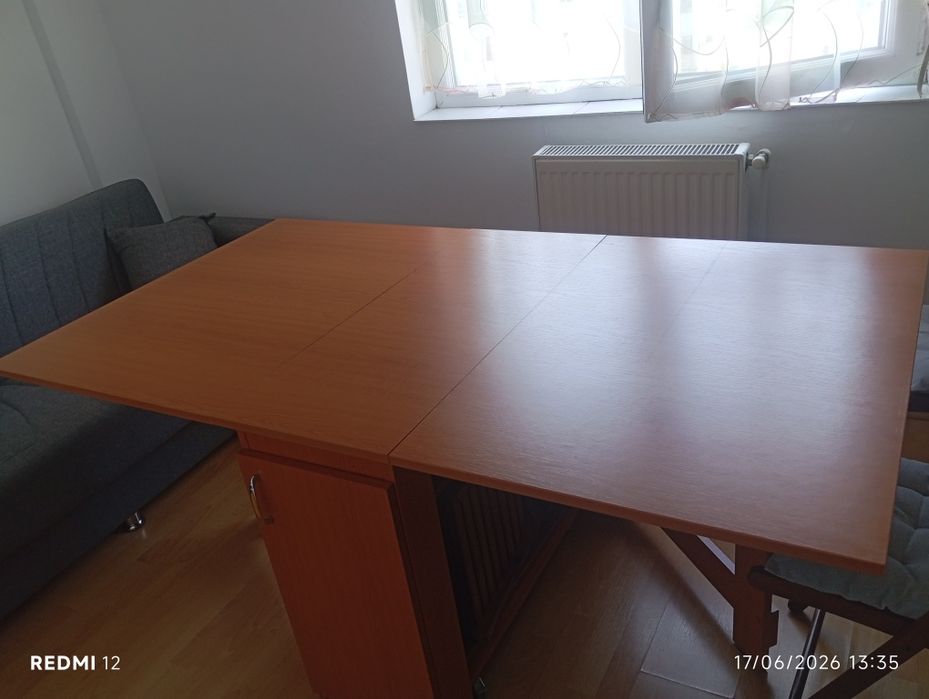 Vând masa extensibila cires