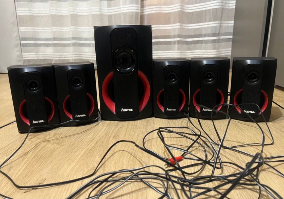 Vând sistem de boxe  Hama cu tub de bass si telecomandă