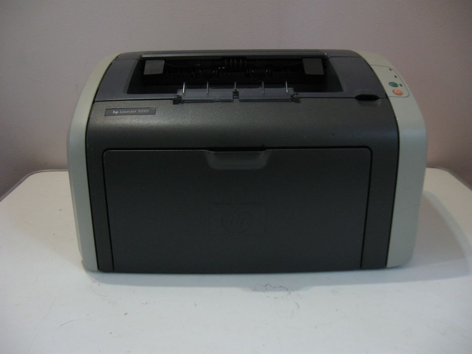 Неубиваемый  легендарный лазерный принтер HP LaserJet 1010+ 2картриджа