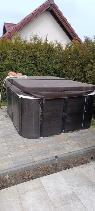 Jacuzzi exterior ,pentru 4 persoane