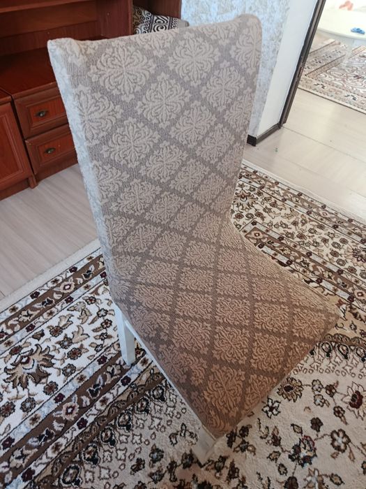 Стол орындығымен сатылады 260000