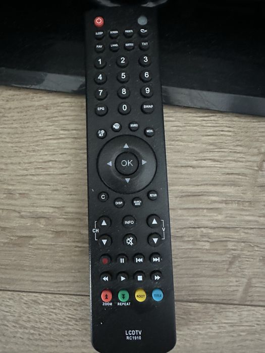 Плазмен телевизор Хитачи 24инча с дистанционно