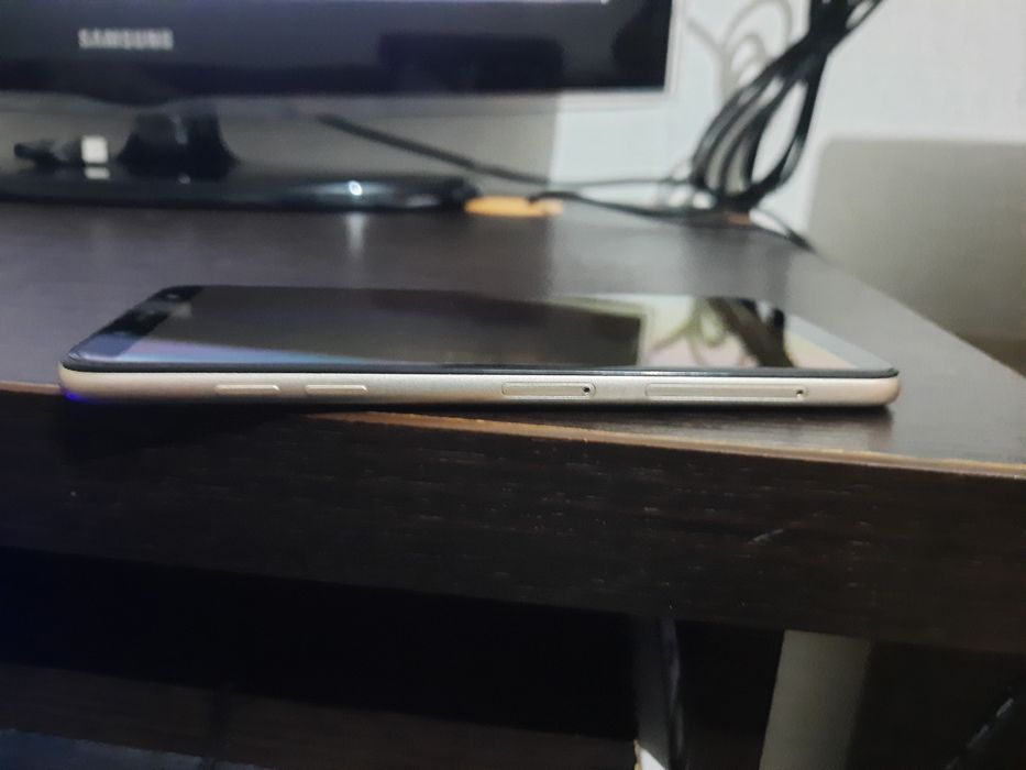 Галакси А6 32гб .