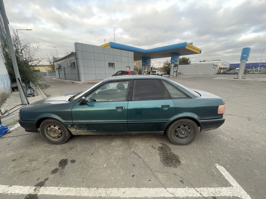 Ауди  б4  600 тысяч