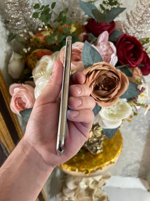 В продаже Айфон Х. 256GB.