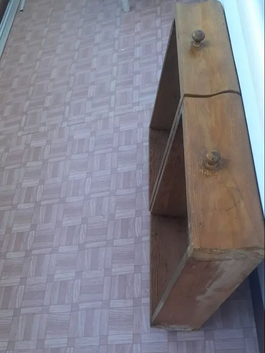 Продам столетний комод.