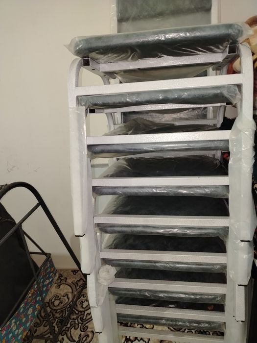 Parta va stul, yangi