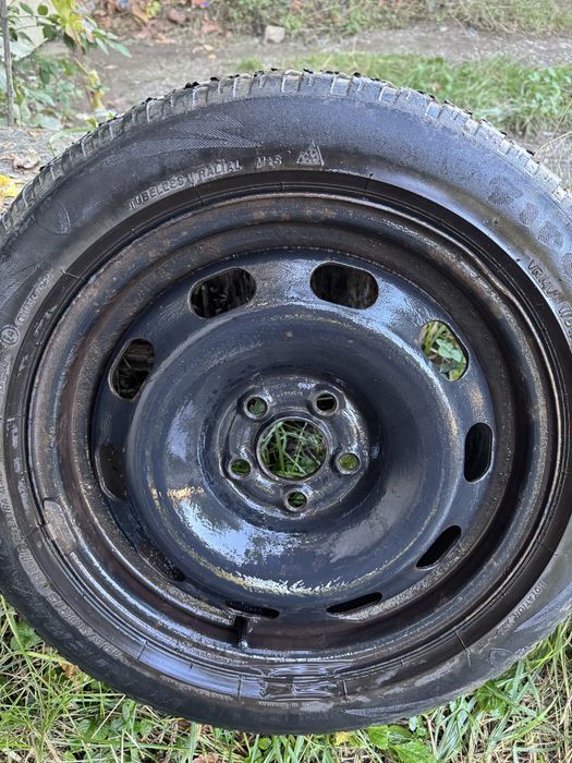 Продавам 4 броя железни джанти 15 цола за Golf 4 с гуми зимни195/50/15